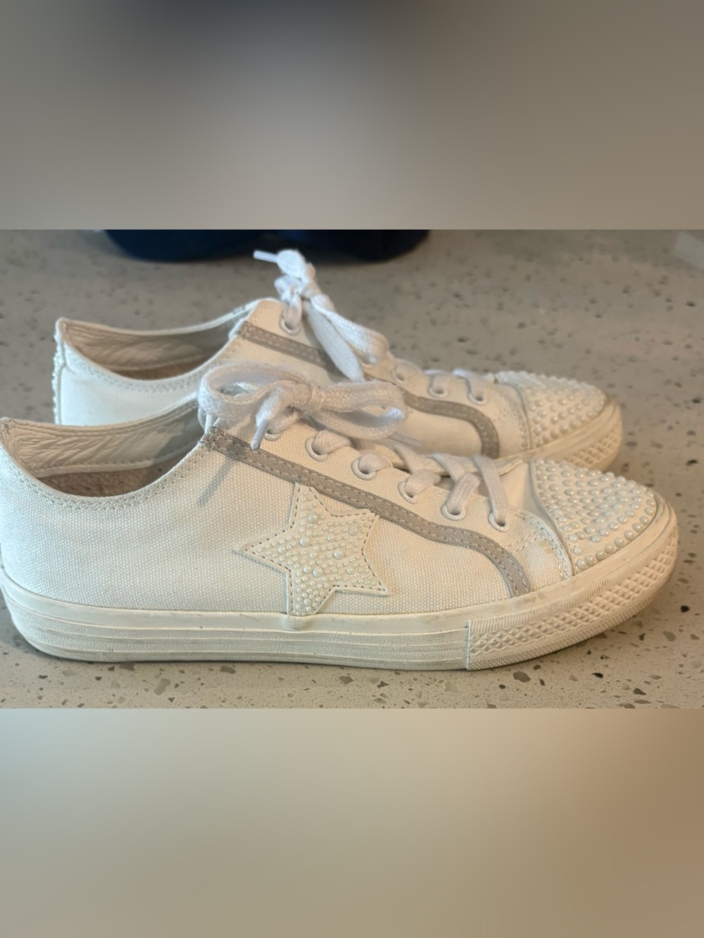 White Vintage Havana Alive White Pearls Canvas Star Accent Sneakers Size 7.5